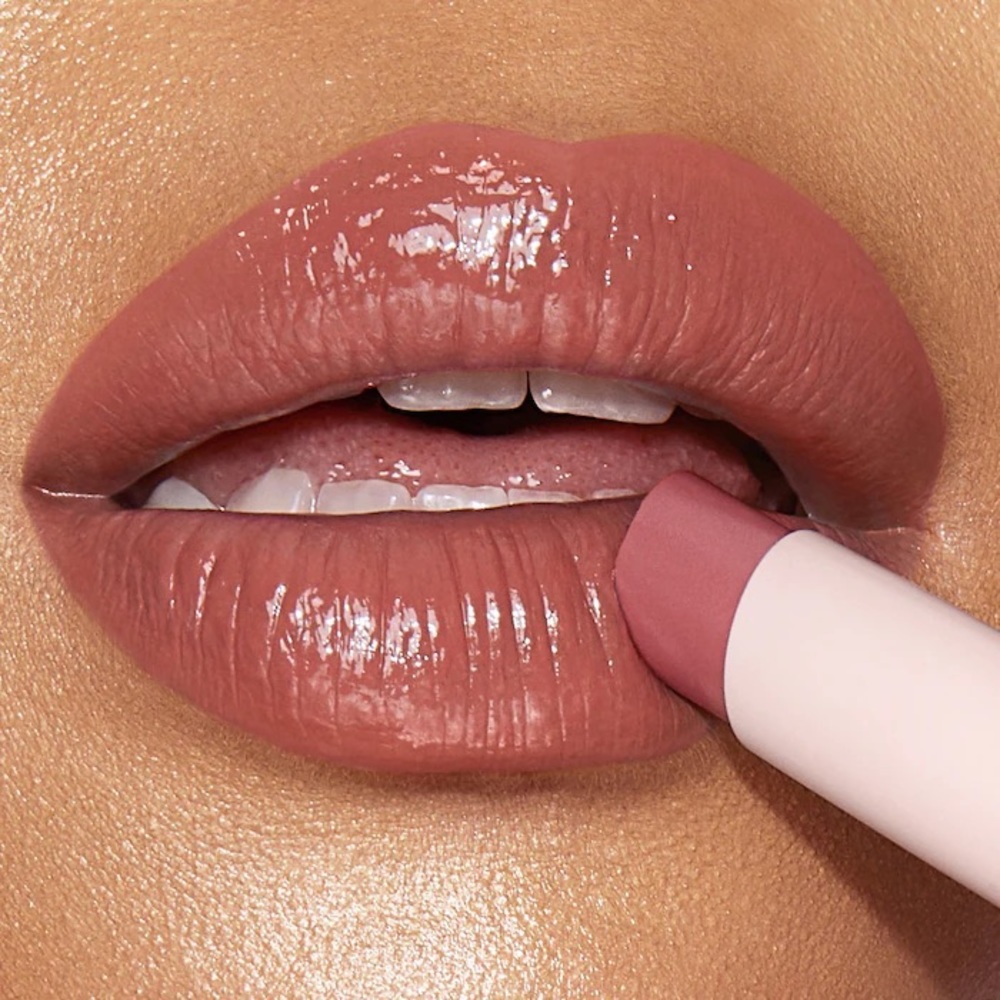 Charlotte Tilbury Happikiss Lip Balm in Pillow Talk - Picture 4 of 5